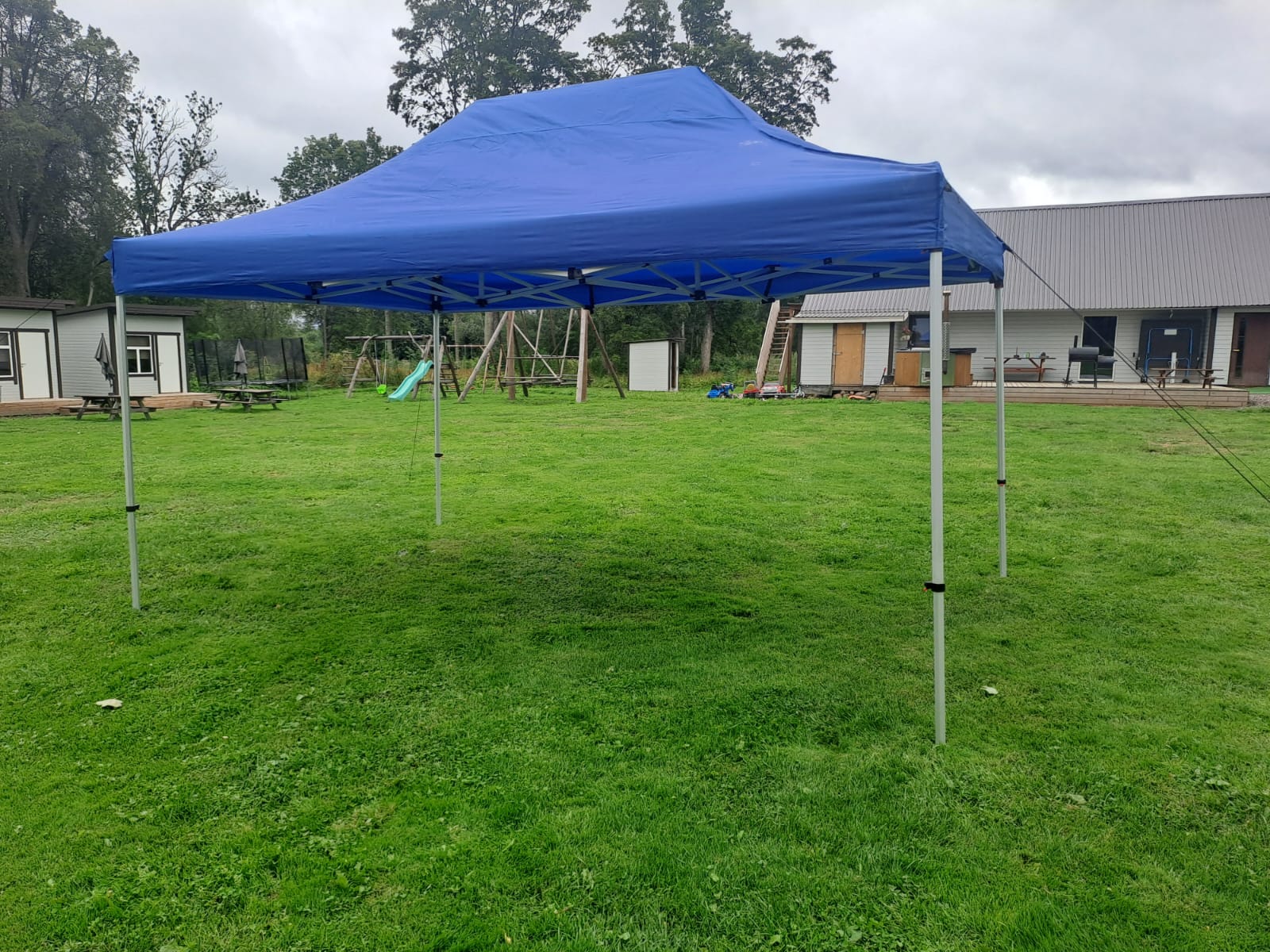 Pop-up tent 3 × 4.5 m