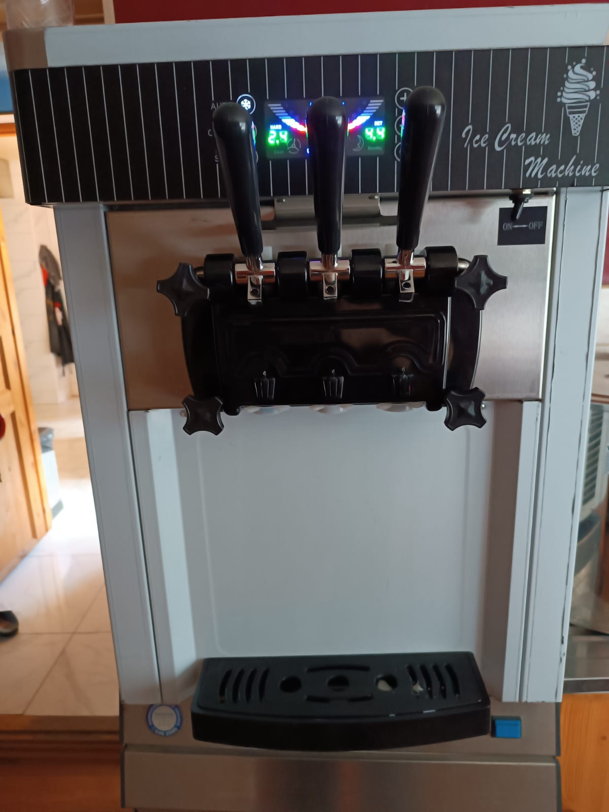 Ice cream machine