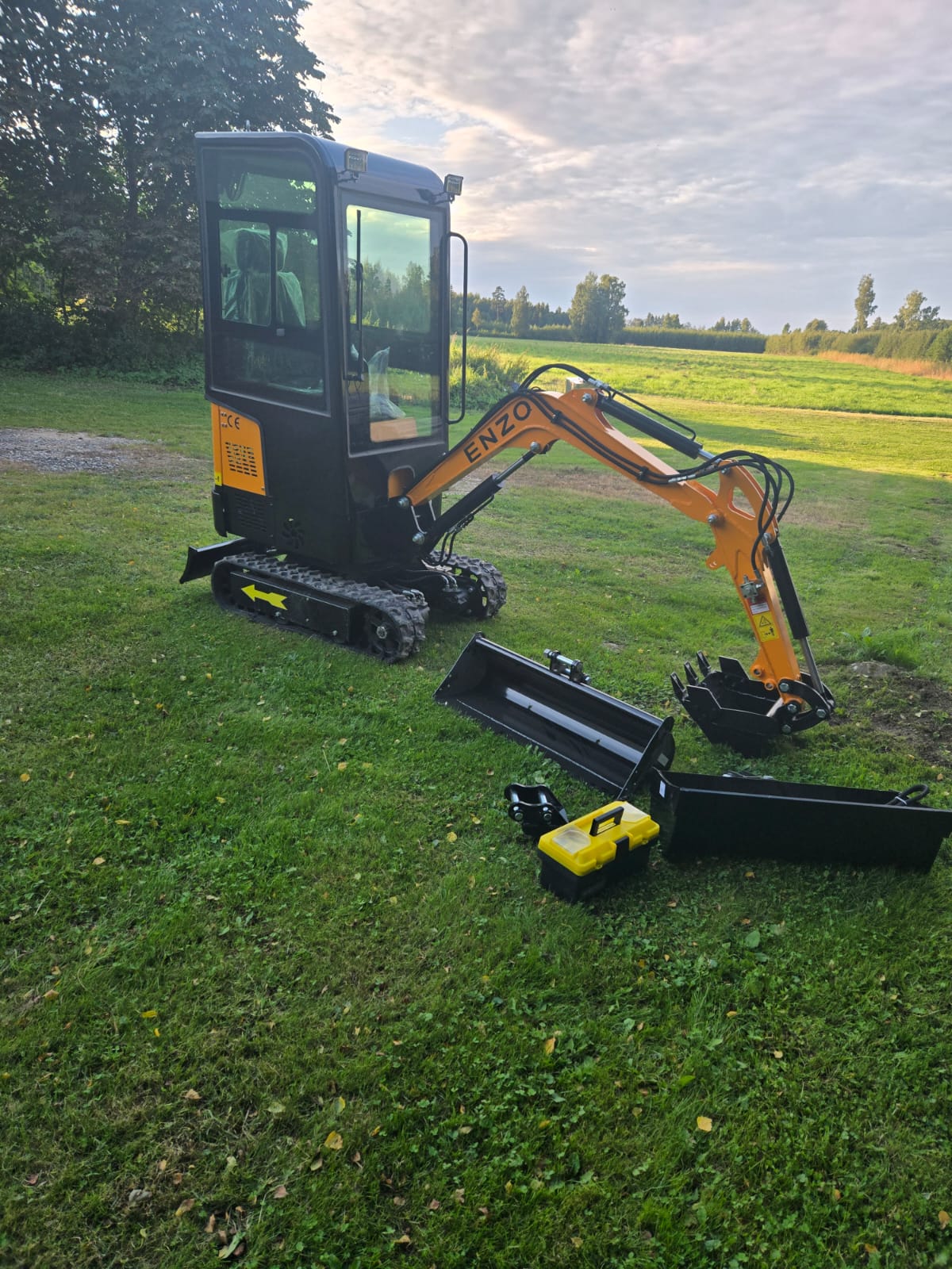 Miniekskavaator 1 t